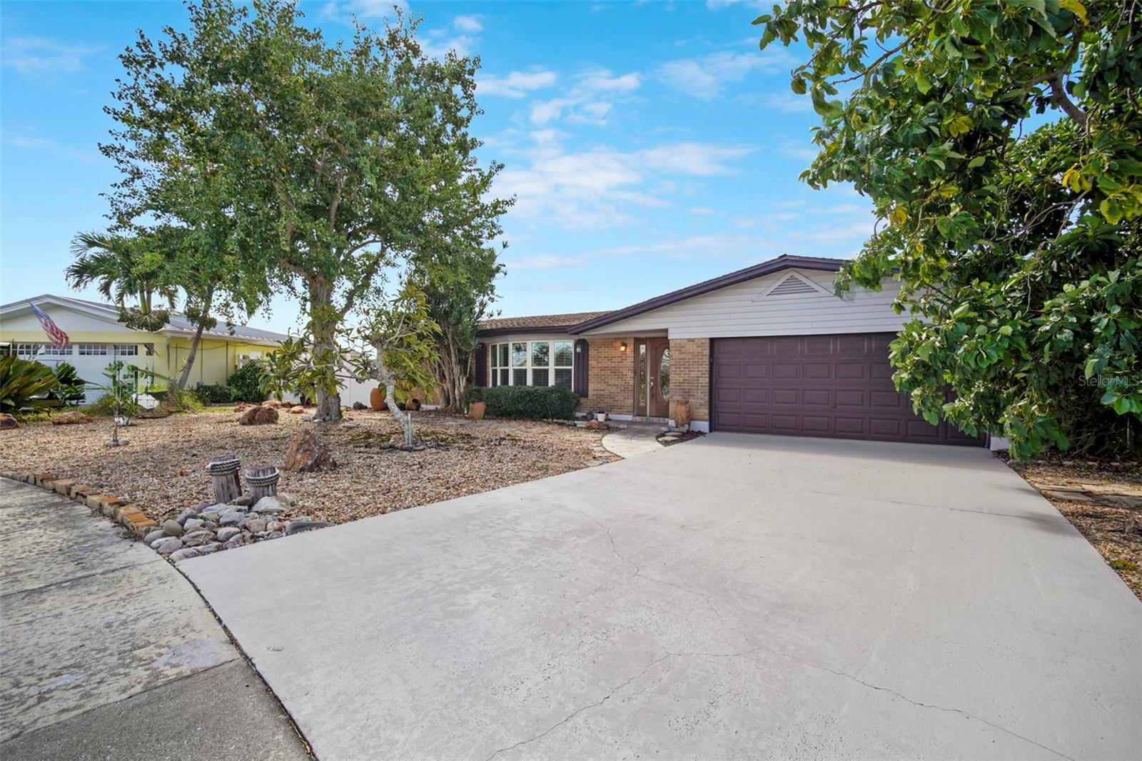 RIVIERA ISLES UNIT 01 - Residential