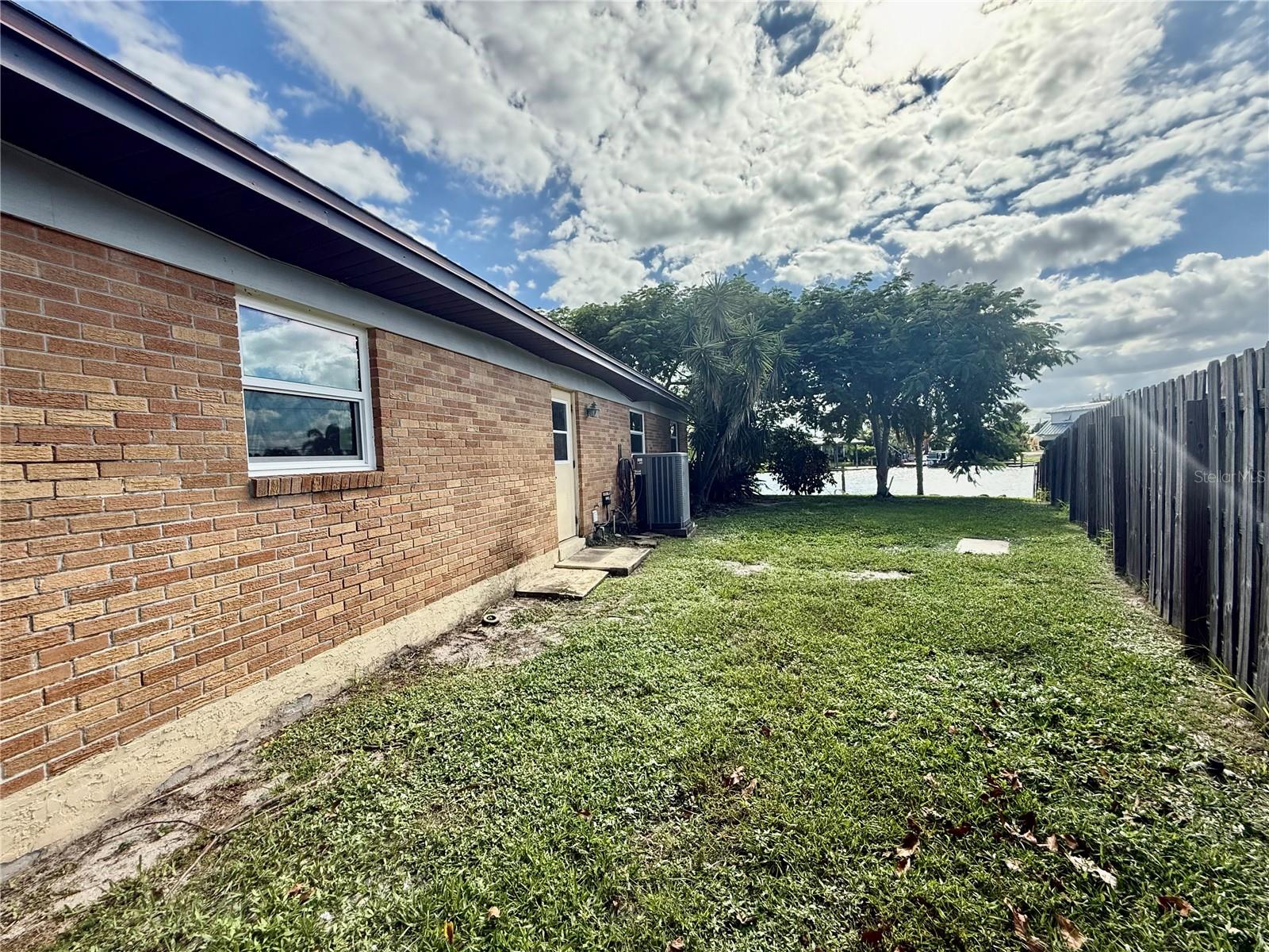 RIVIERA ISLES UNIT 01 - Residential