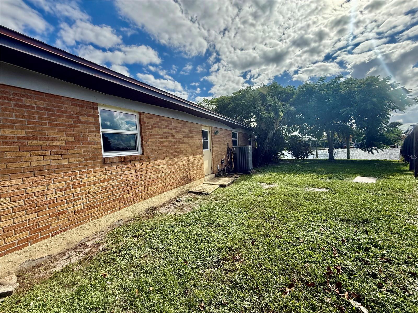 RIVIERA ISLES UNIT 01 - Residential