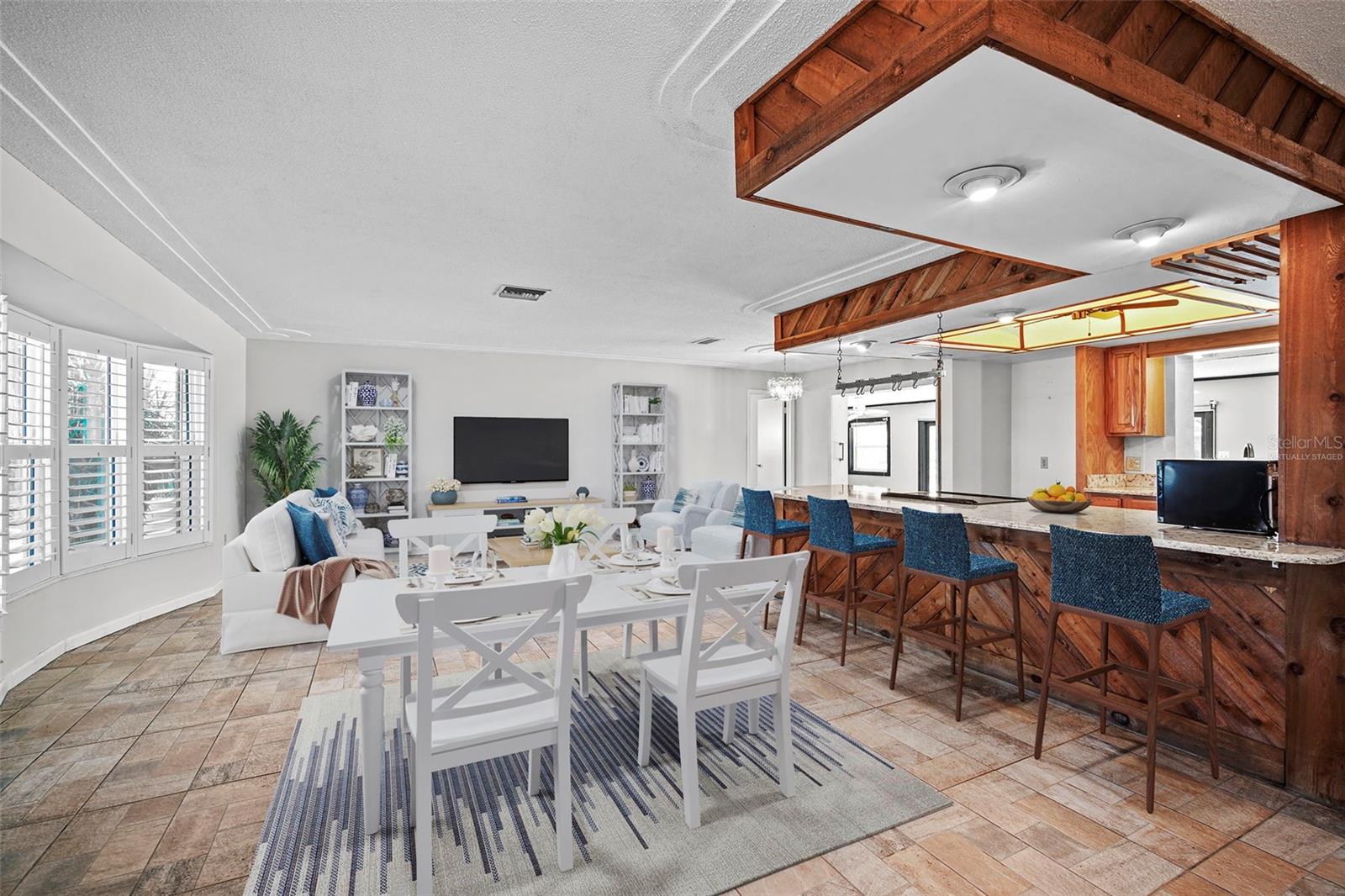 RIVIERA ISLES UNIT 01 - Residential