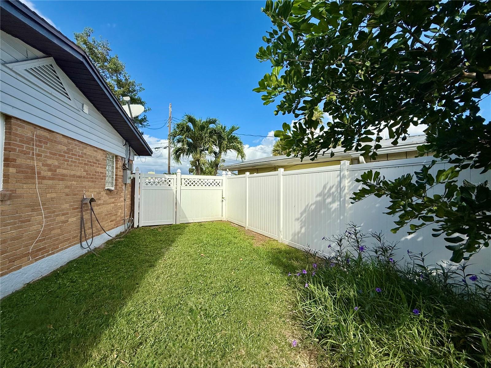 RIVIERA ISLES UNIT 01 - Residential