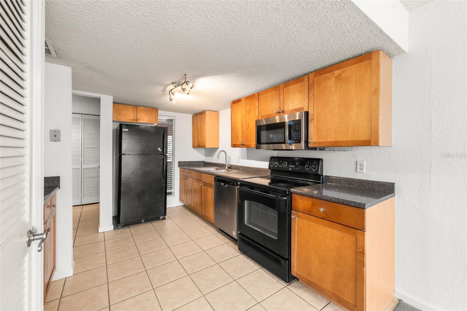 CREEKS EDGE - Residential