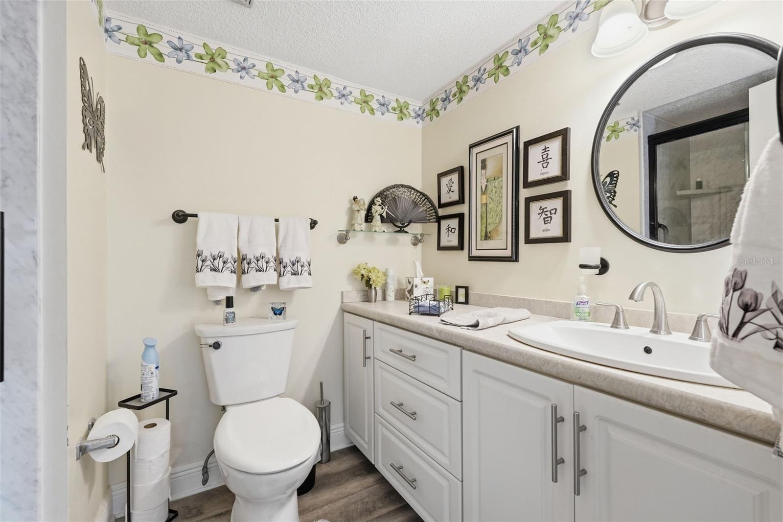 PENTHOUSE GREENS - Residential