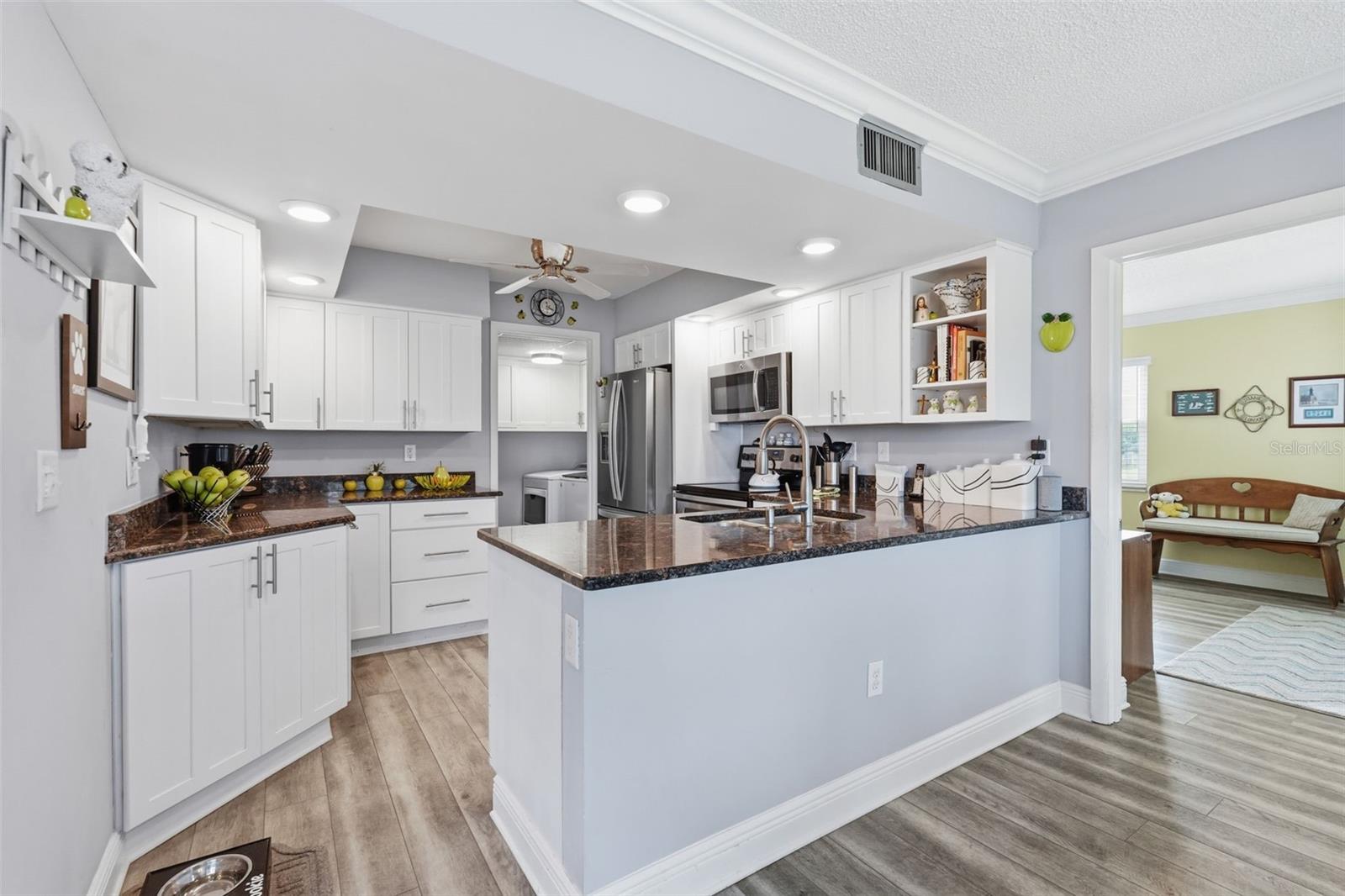 PENTHOUSE GREENS - Residential