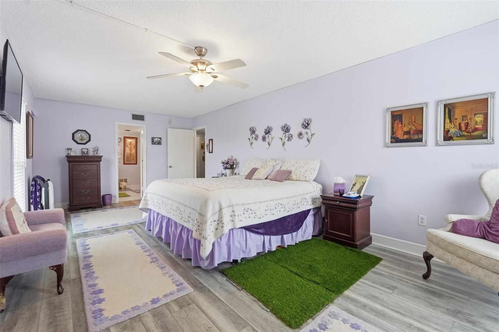 PENTHOUSE GREENS - Residential