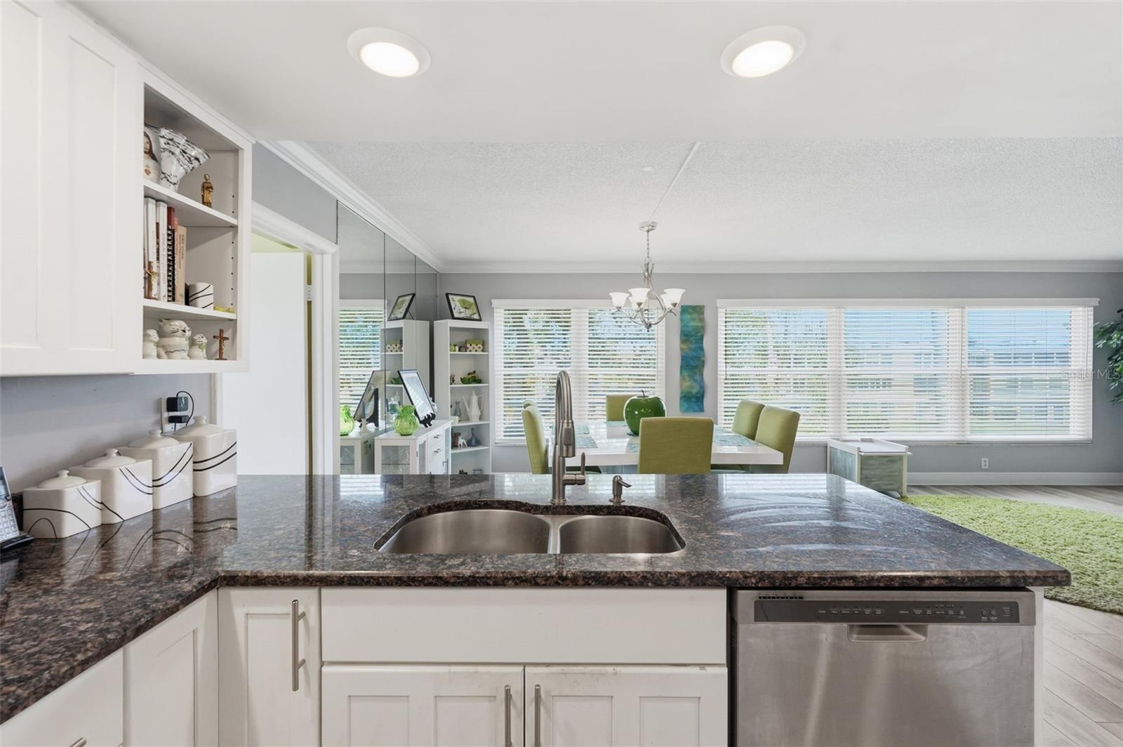 PENTHOUSE GREENS - Residential