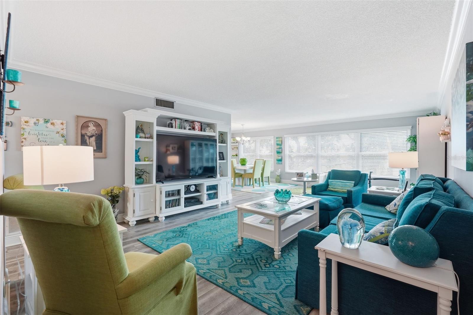 PENTHOUSE GREENS - Residential