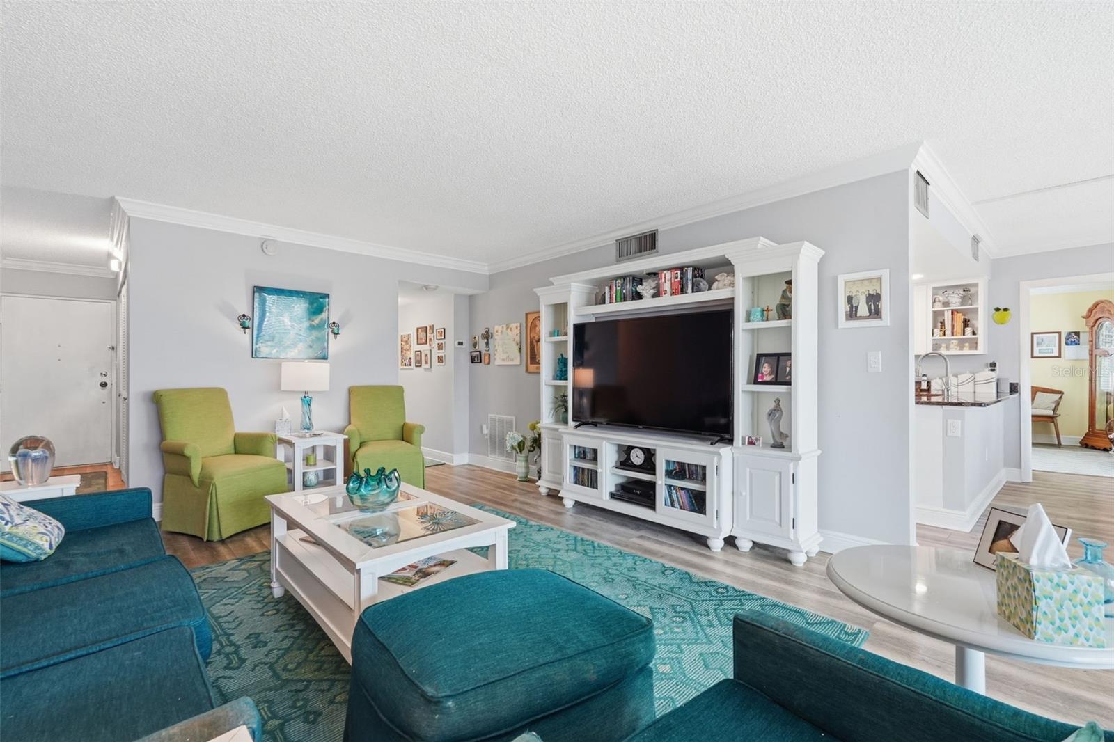 PENTHOUSE GREENS - Residential