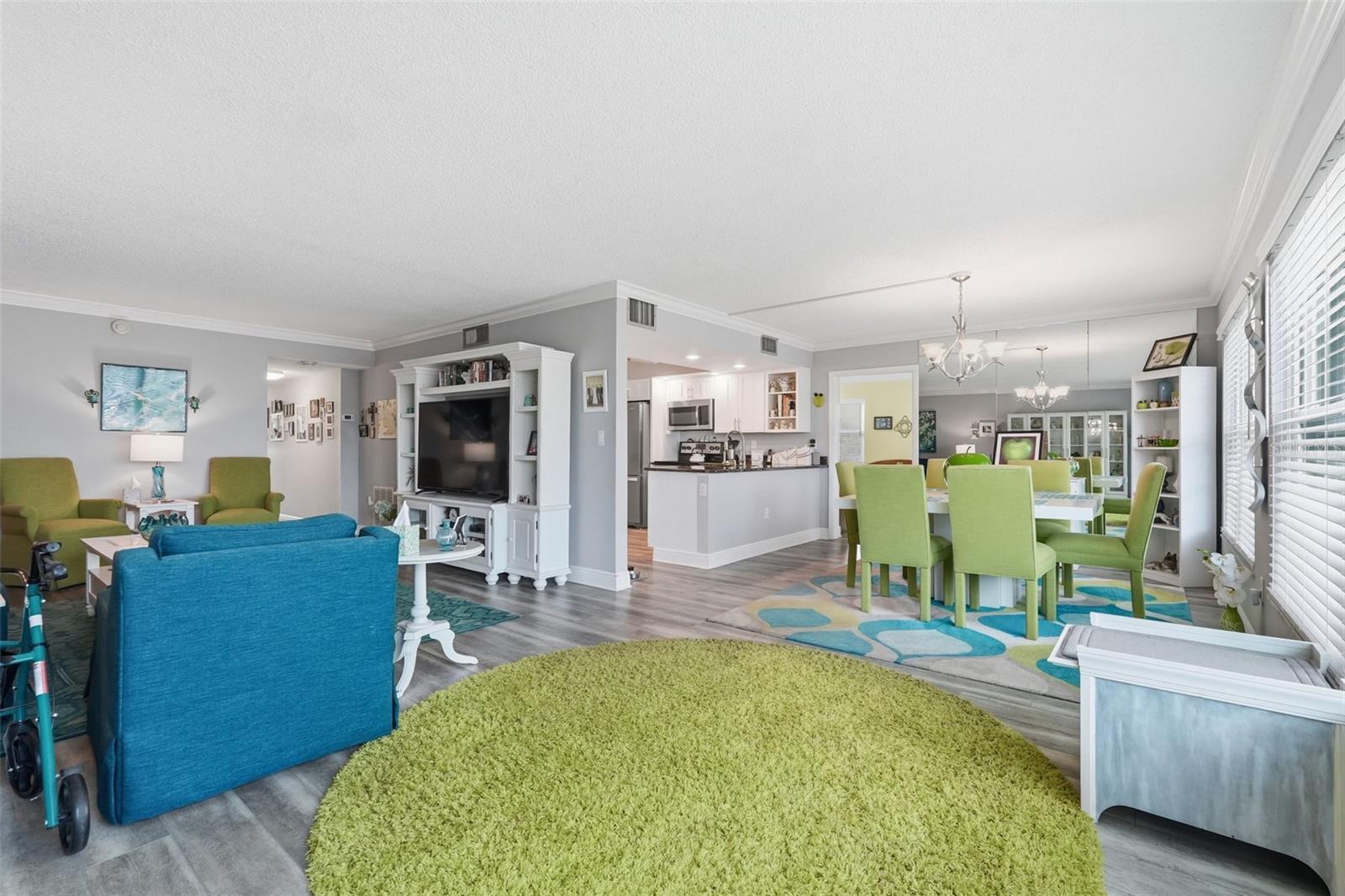 PENTHOUSE GREENS - Residential