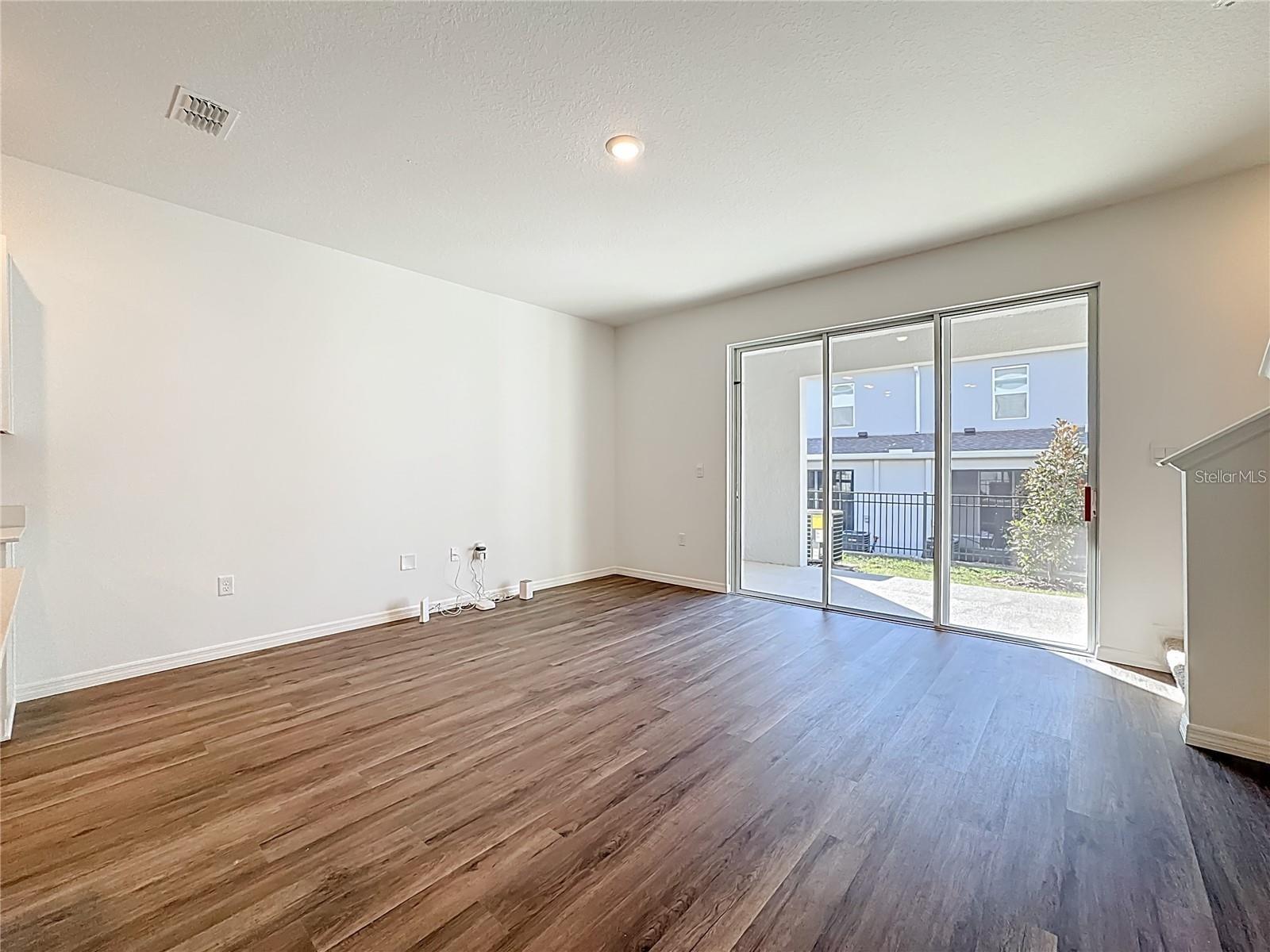 BRENTWOOD - Residential Lease