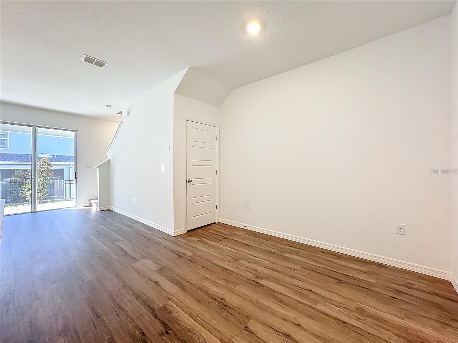 BRENTWOOD - Residential Lease