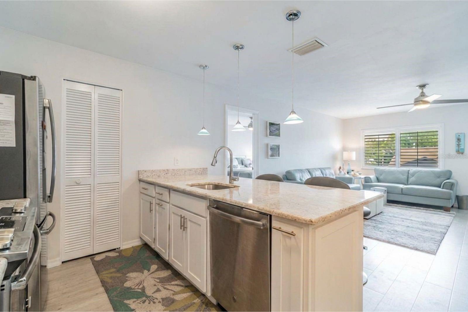 2724 72ND STREET W 2010