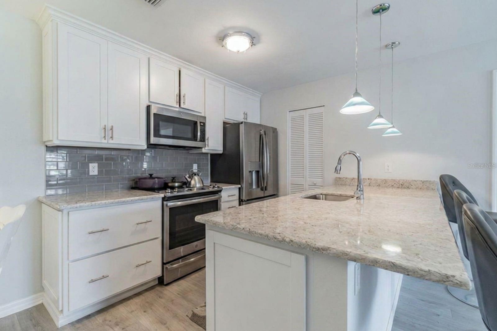 2724 72ND STREET W 2010