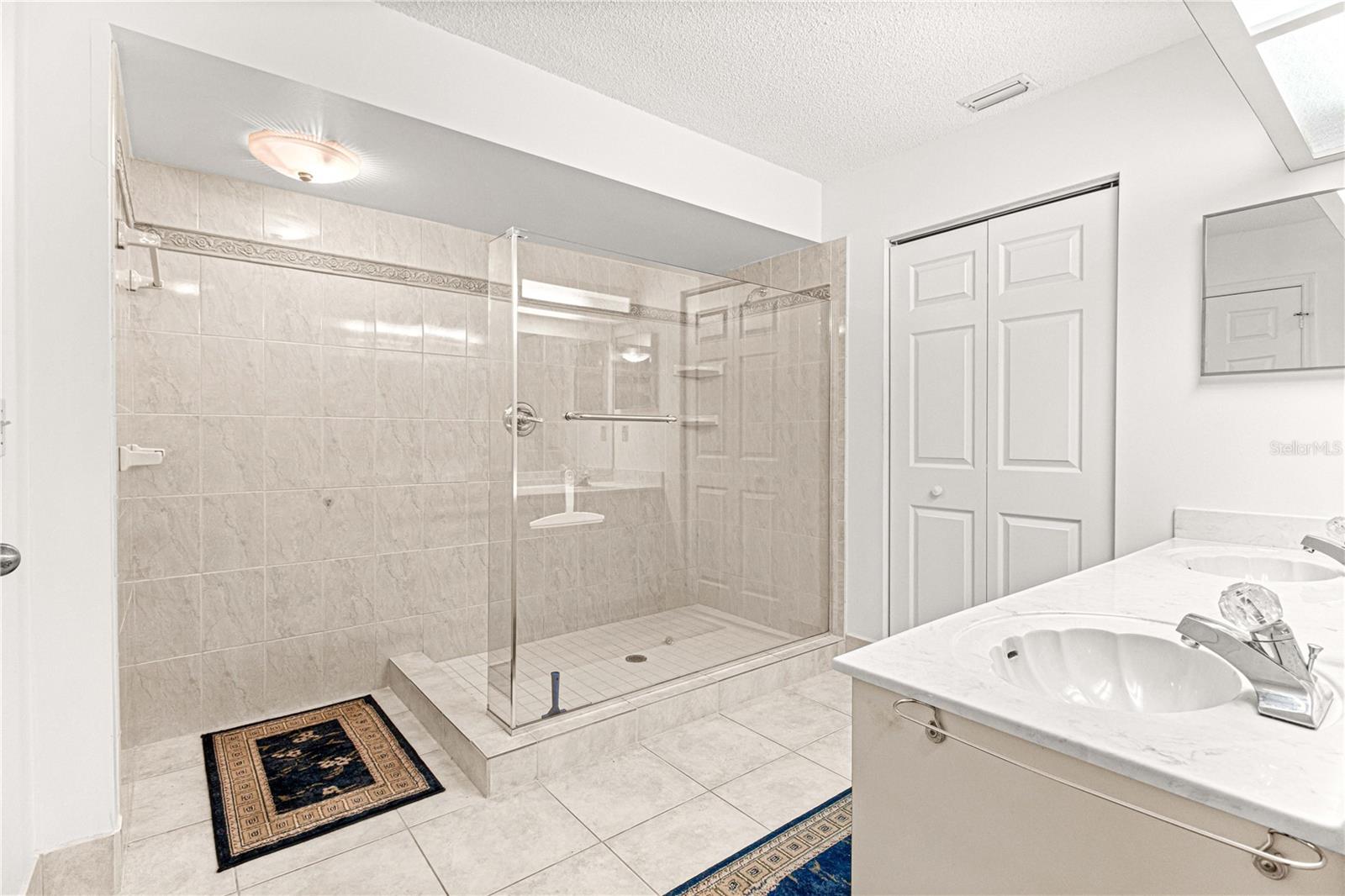 OAK RUN - Residential