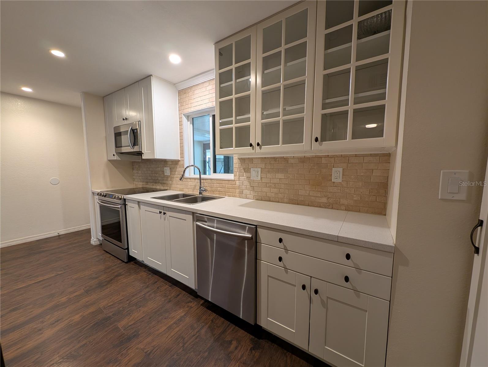 MEADOWOOD CONDO VILLAGE - Residential