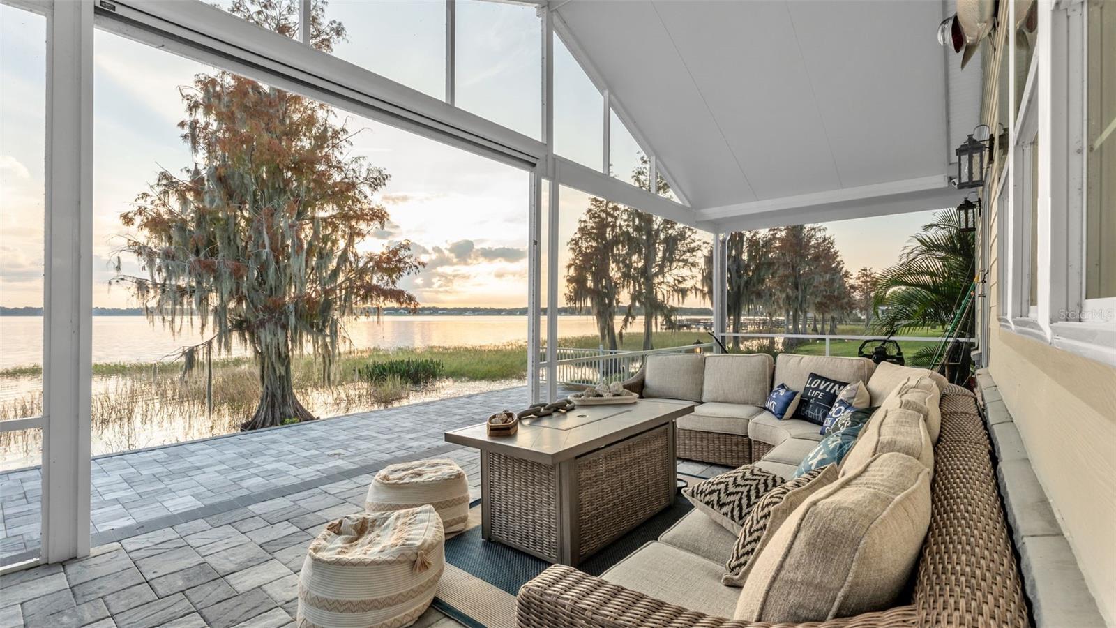 JULIANA LANDINGS - Residential