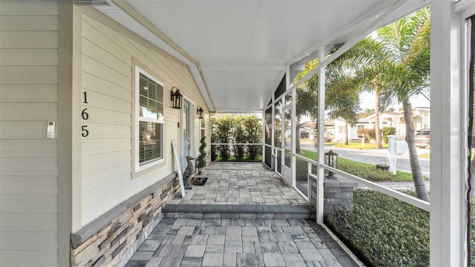 JULIANA LANDINGS - Residential