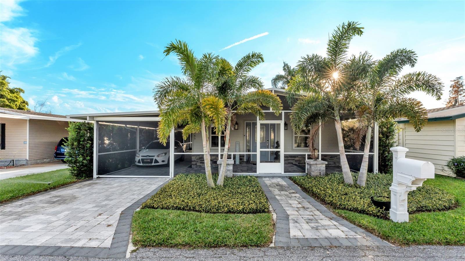 JULIANA LANDINGS - Residential