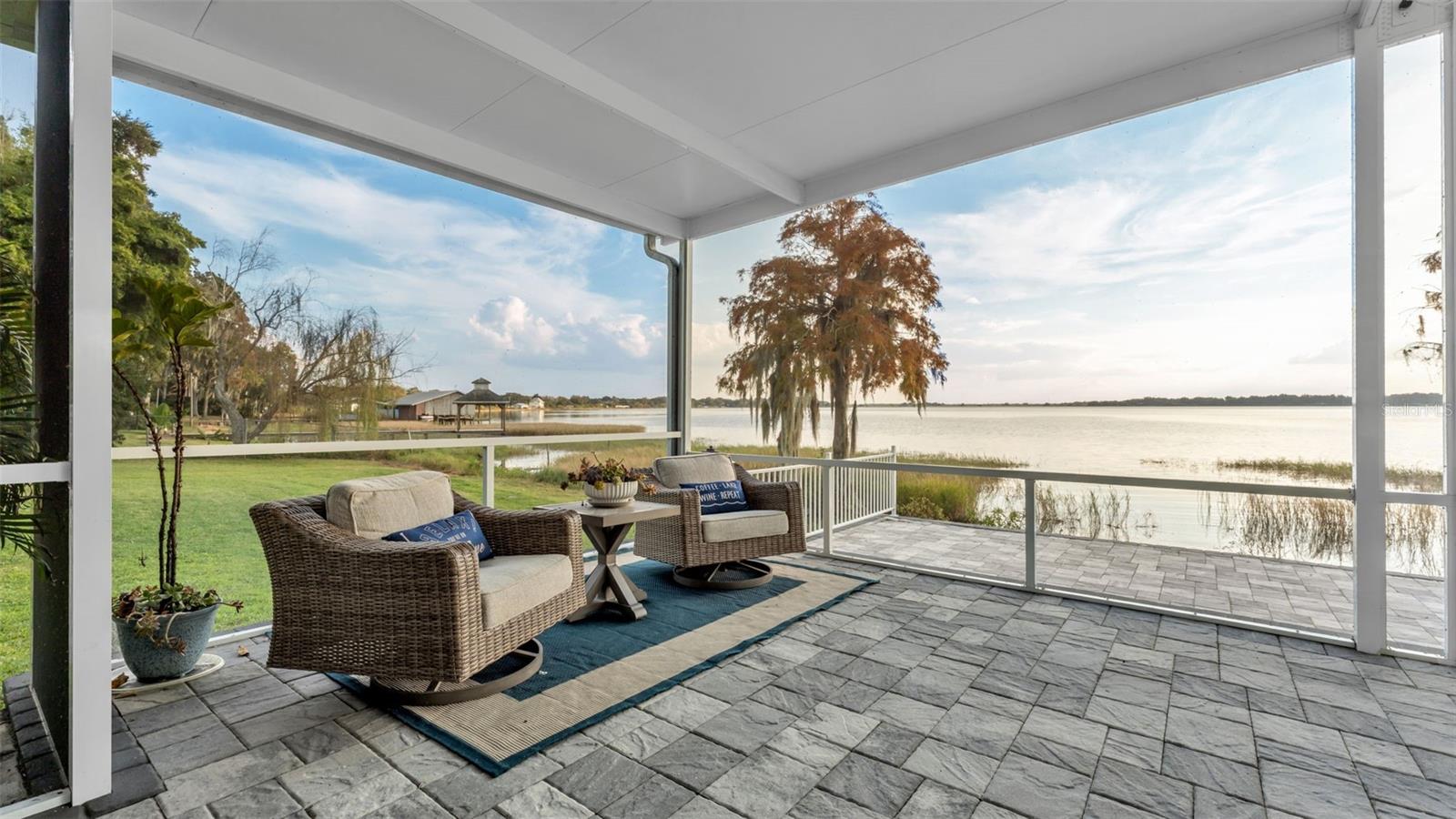 JULIANA LANDINGS - Residential