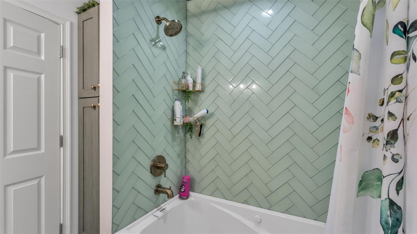 JULIANA LANDINGS - Residential