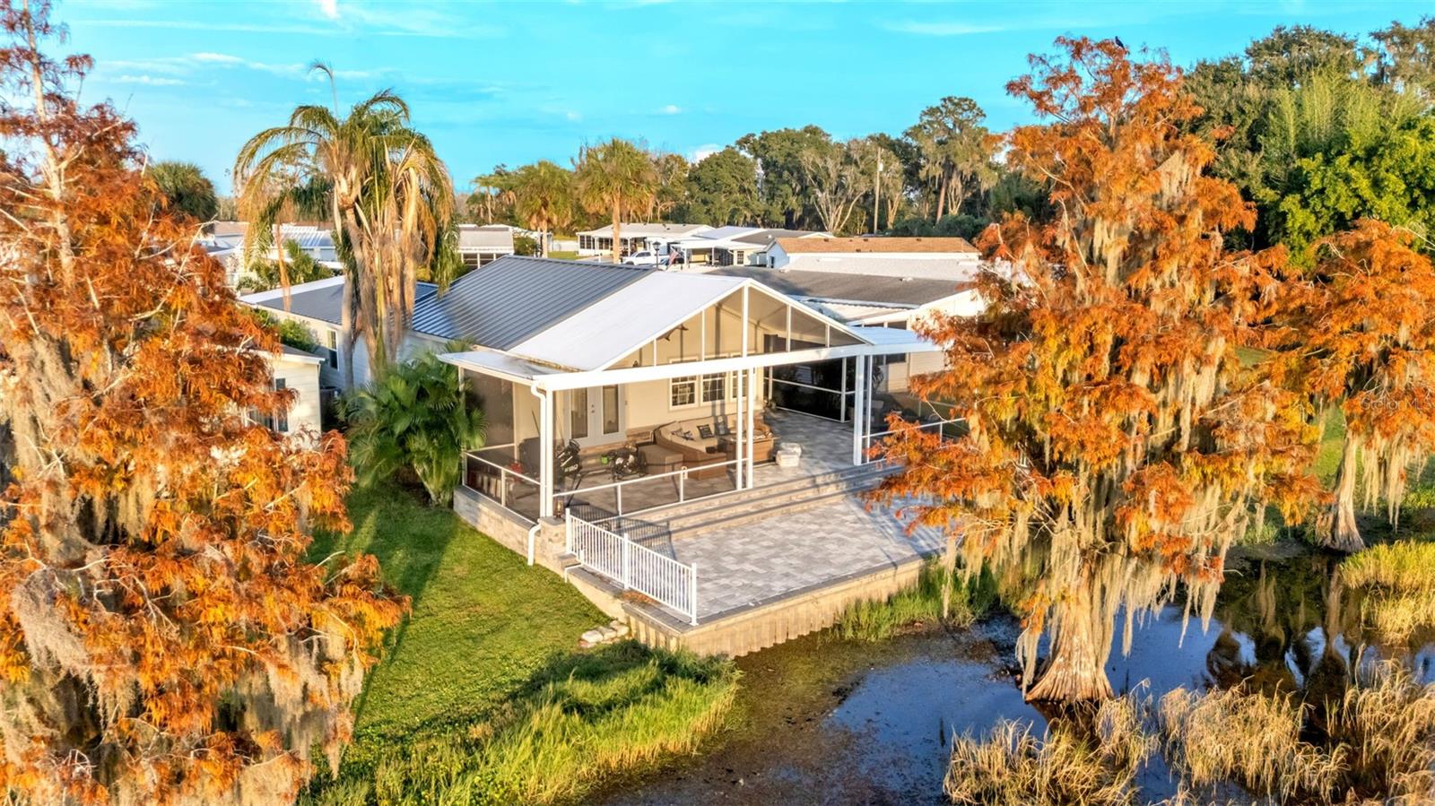 JULIANA LANDINGS - Residential