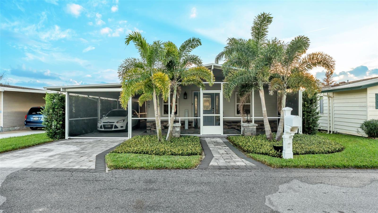 JULIANA LANDINGS - Residential