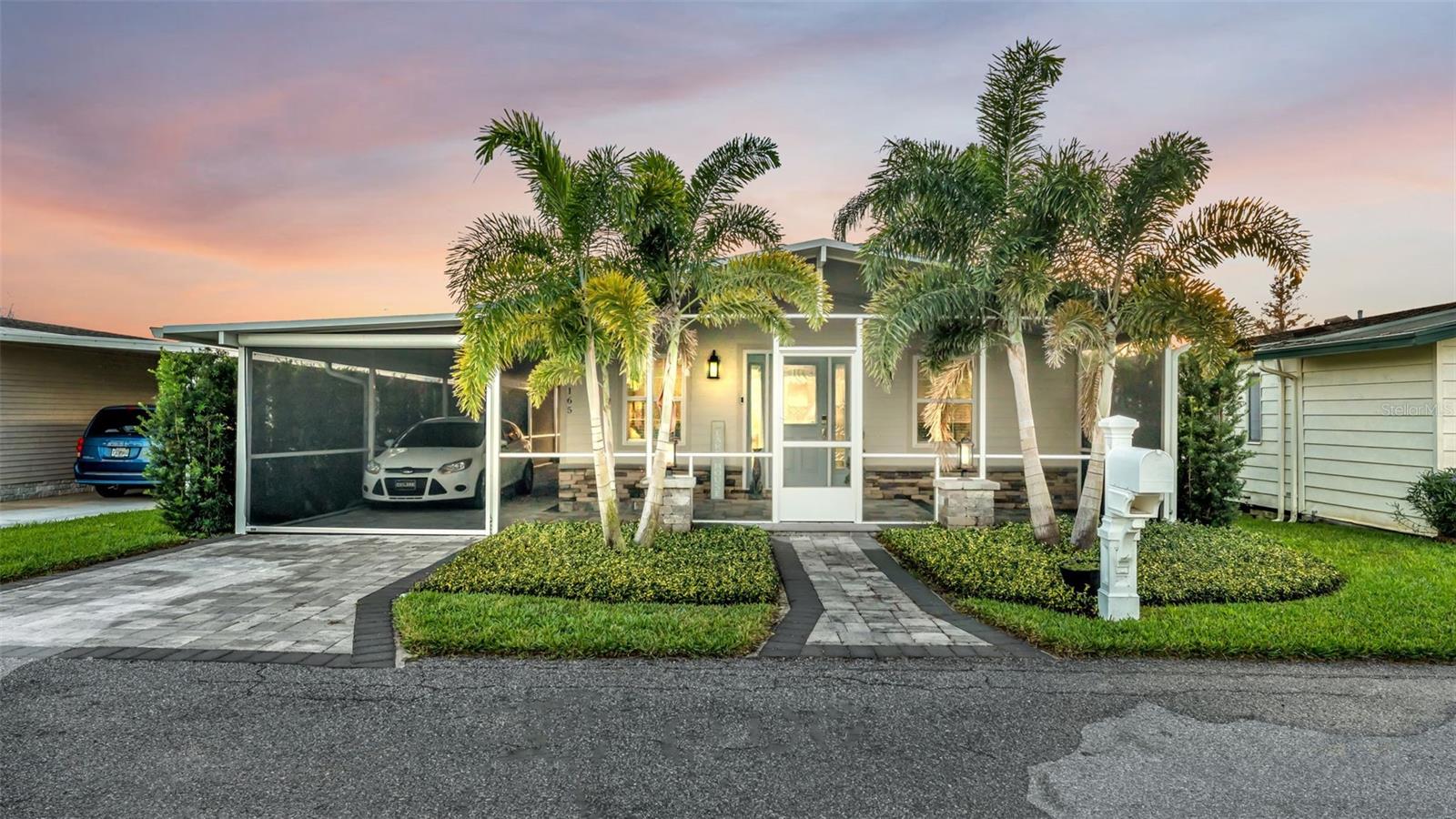 JULIANA LANDINGS - Residential