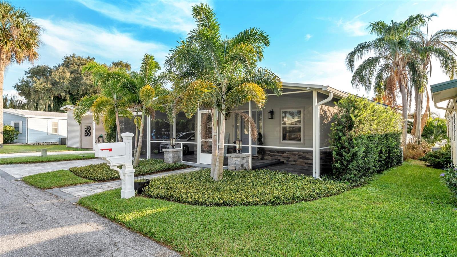 JULIANA LANDINGS - Residential