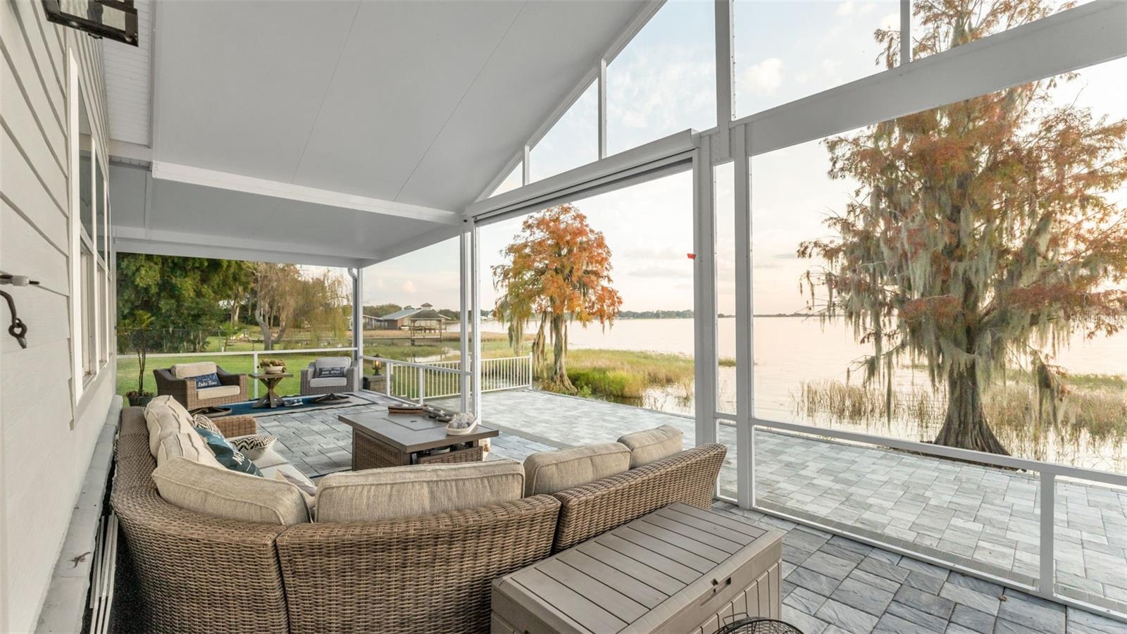 JULIANA LANDINGS - Residential