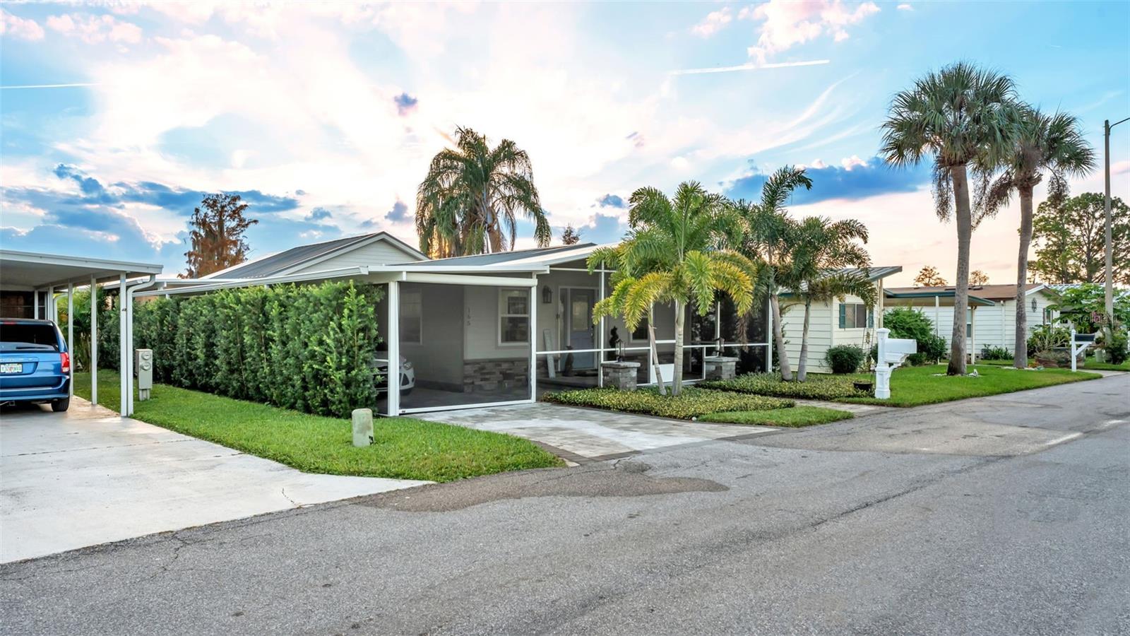 JULIANA LANDINGS - Residential