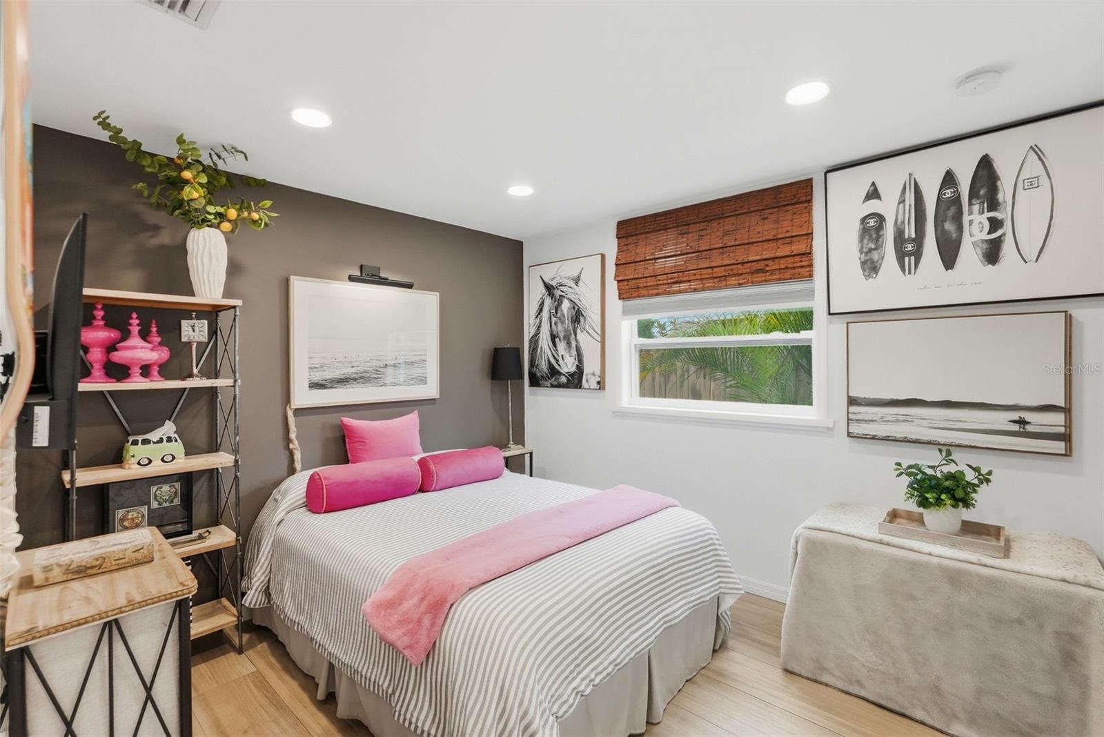 SHERYL MANOR - Residential