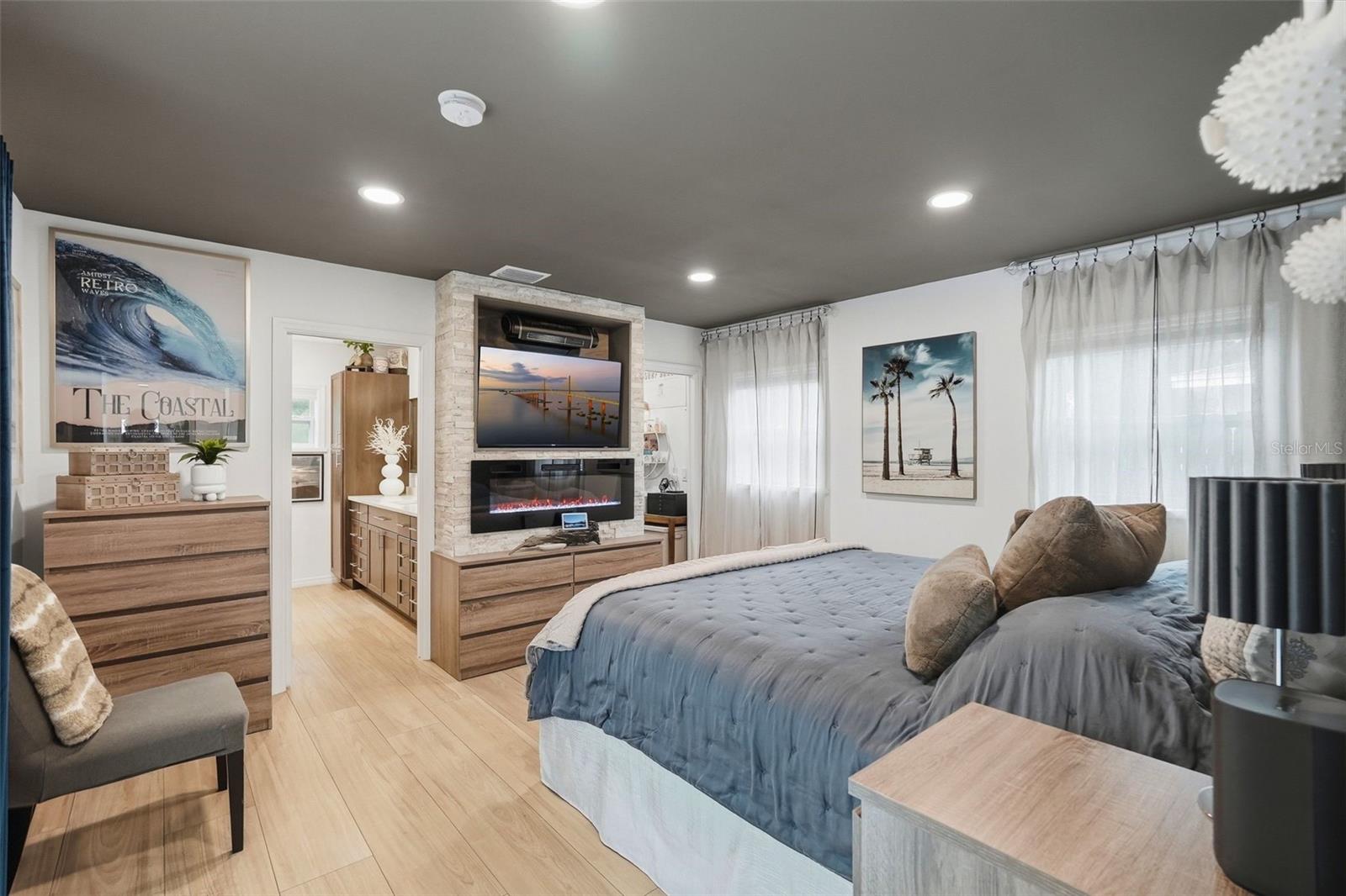 SHERYL MANOR - Residential