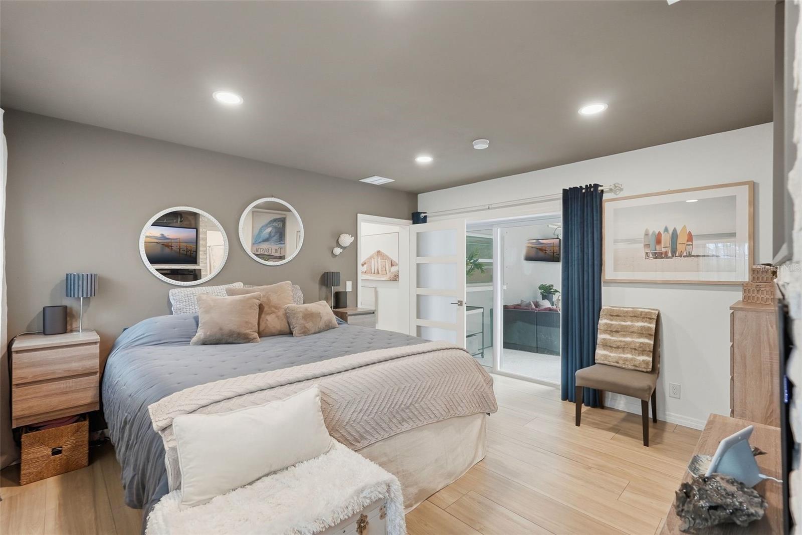 SHERYL MANOR - Residential