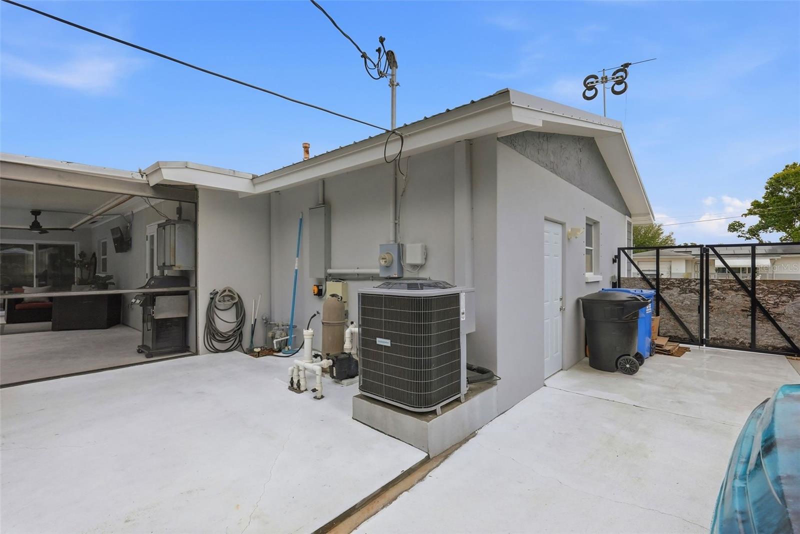 SHERYL MANOR - Residential