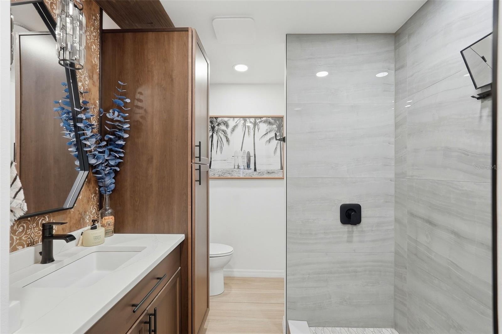 SHERYL MANOR - Residential