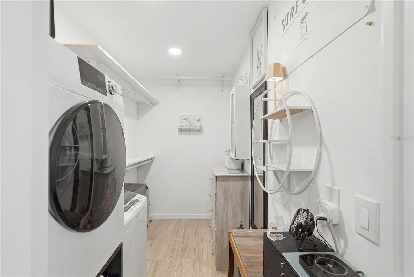 SHERYL MANOR - Residential