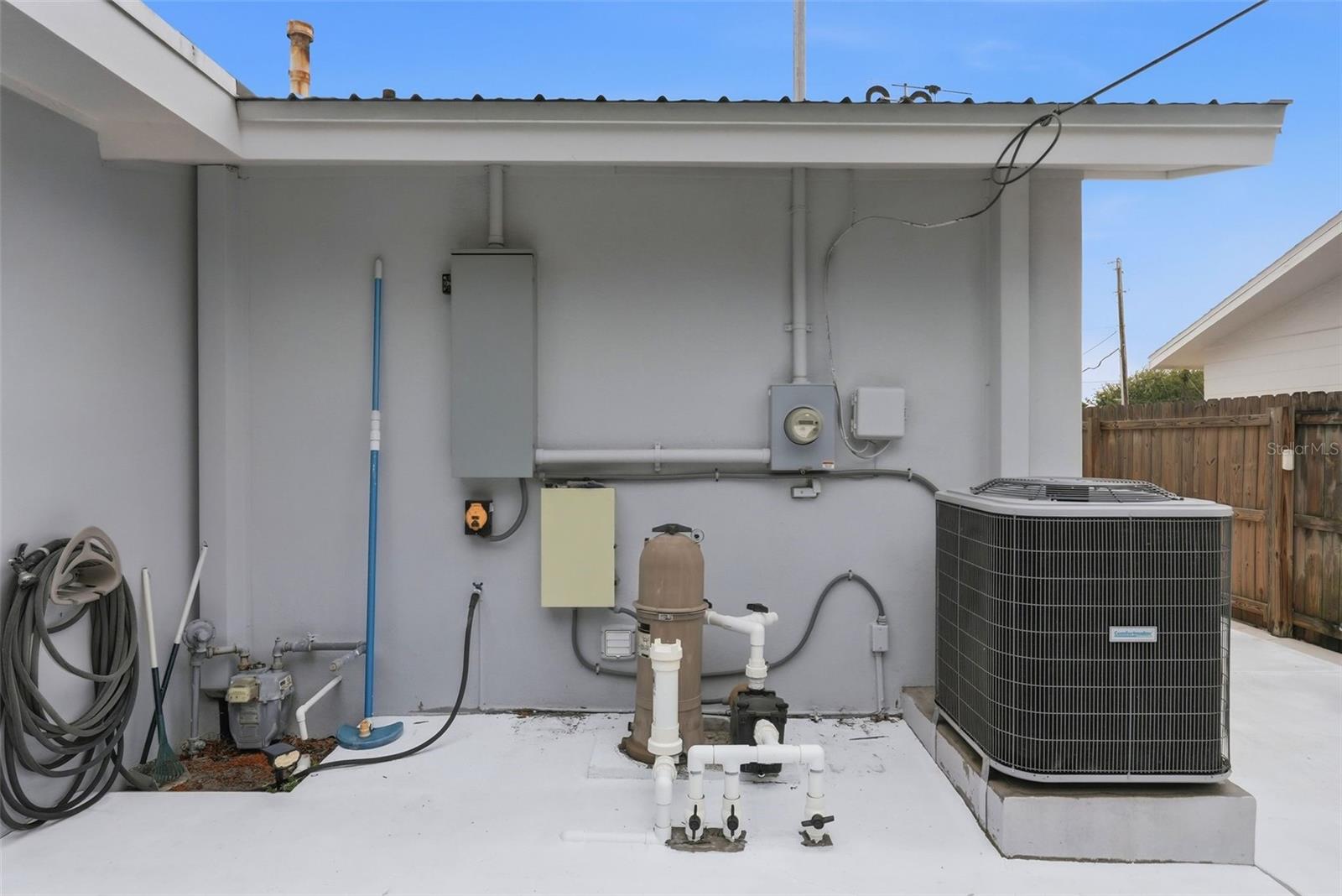 SHERYL MANOR - Residential