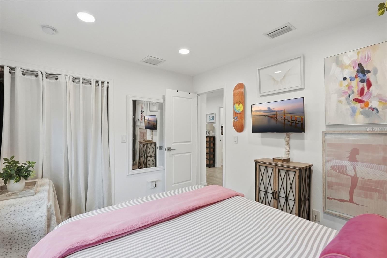 SHERYL MANOR - Residential