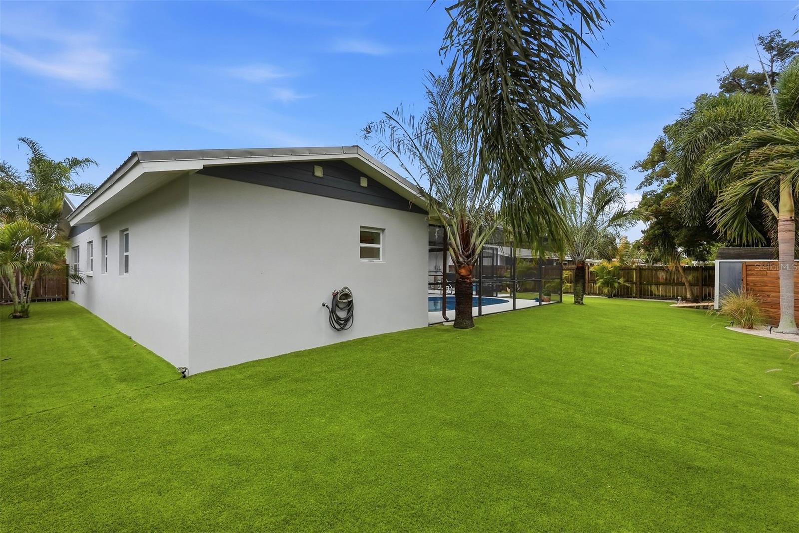 SHERYL MANOR - Residential