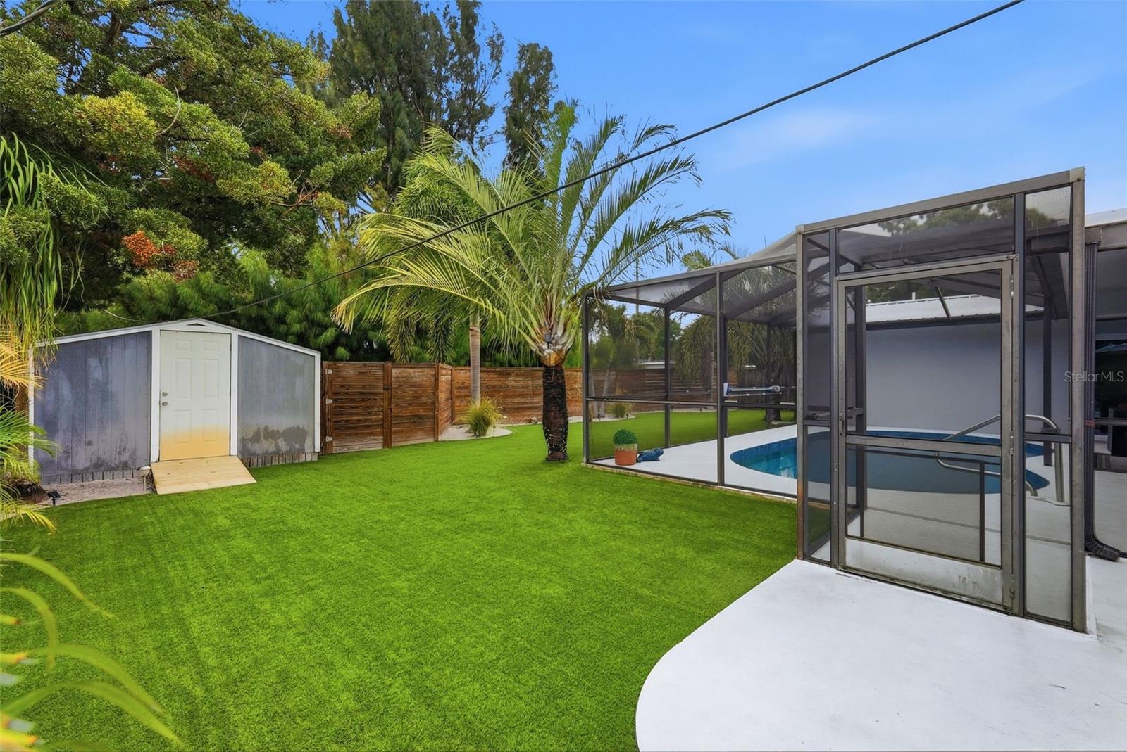 SHERYL MANOR - Residential