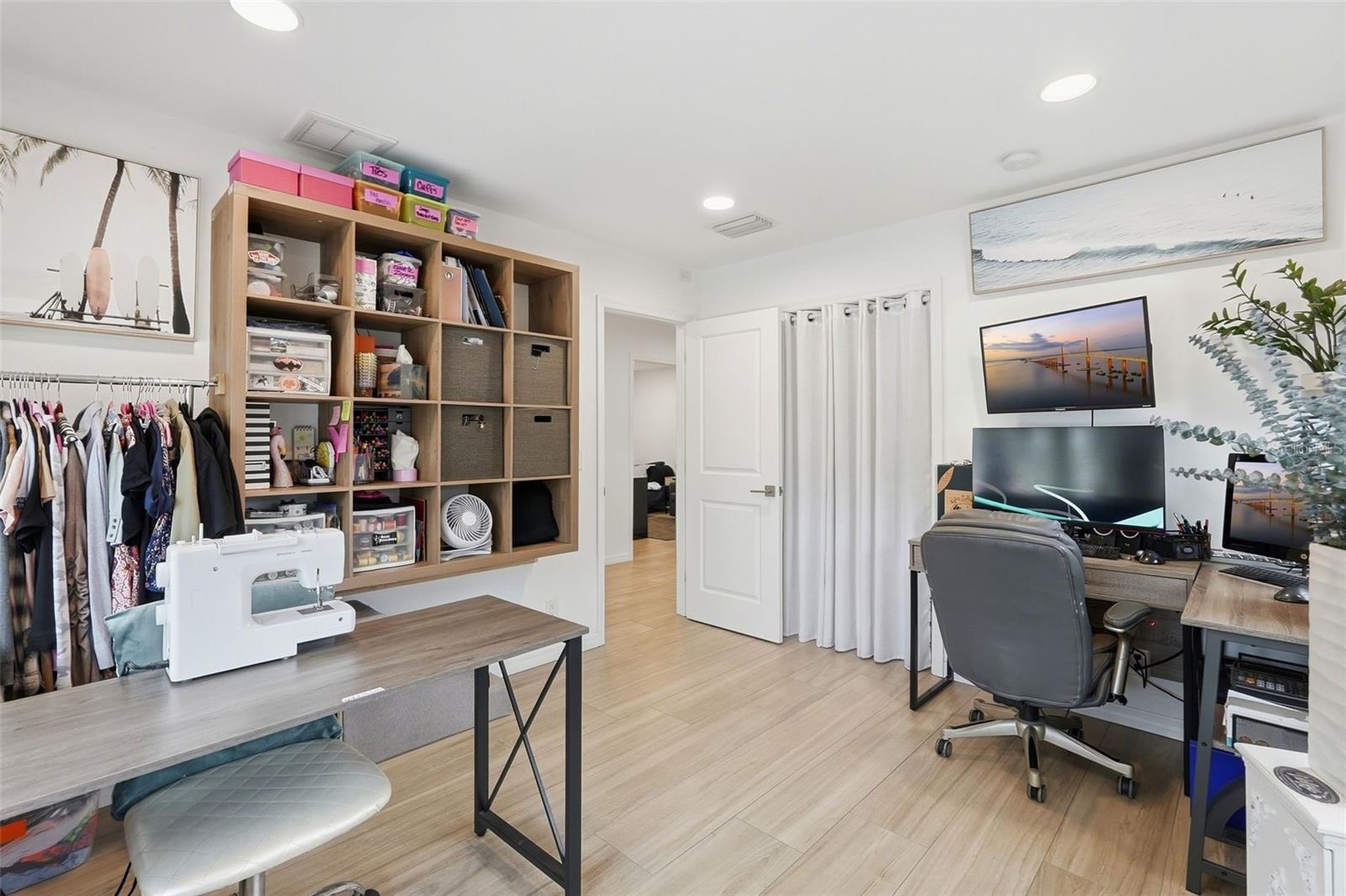 SHERYL MANOR - Residential