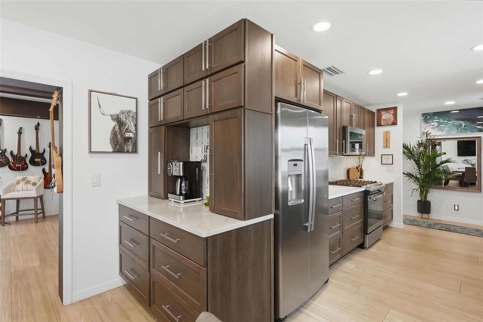 SHERYL MANOR - Residential