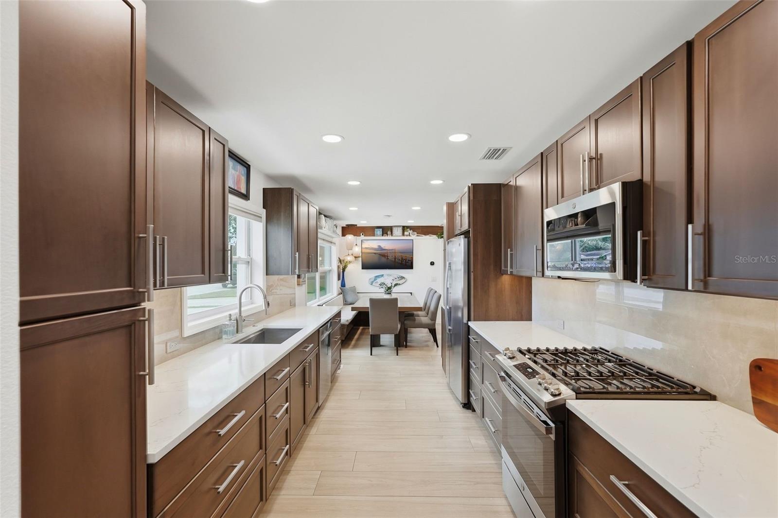 SHERYL MANOR - Residential