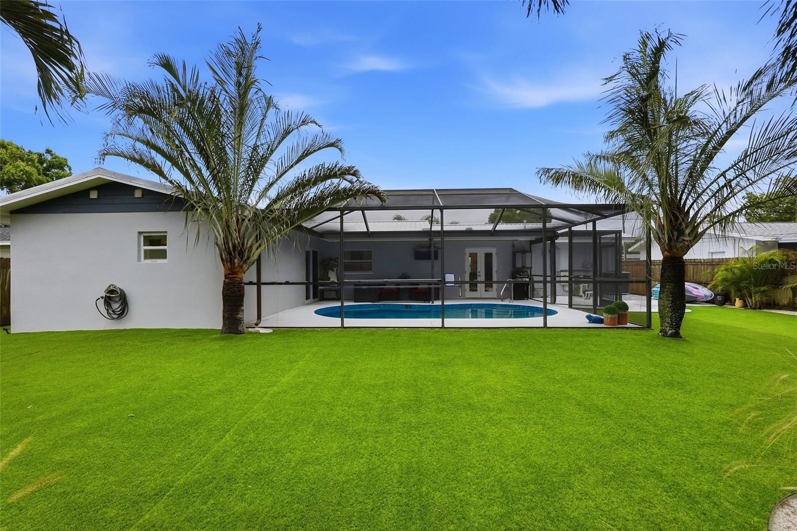 SHERYL MANOR - Residential