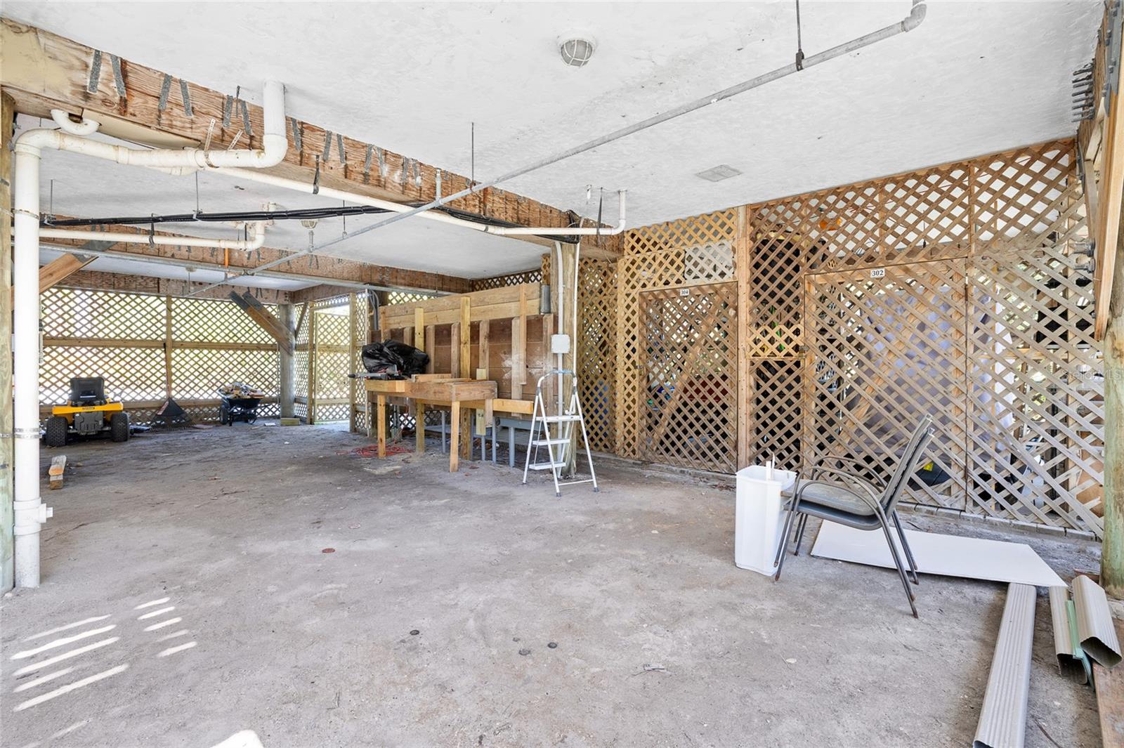 9200 LITTLE GASPARILLA 304