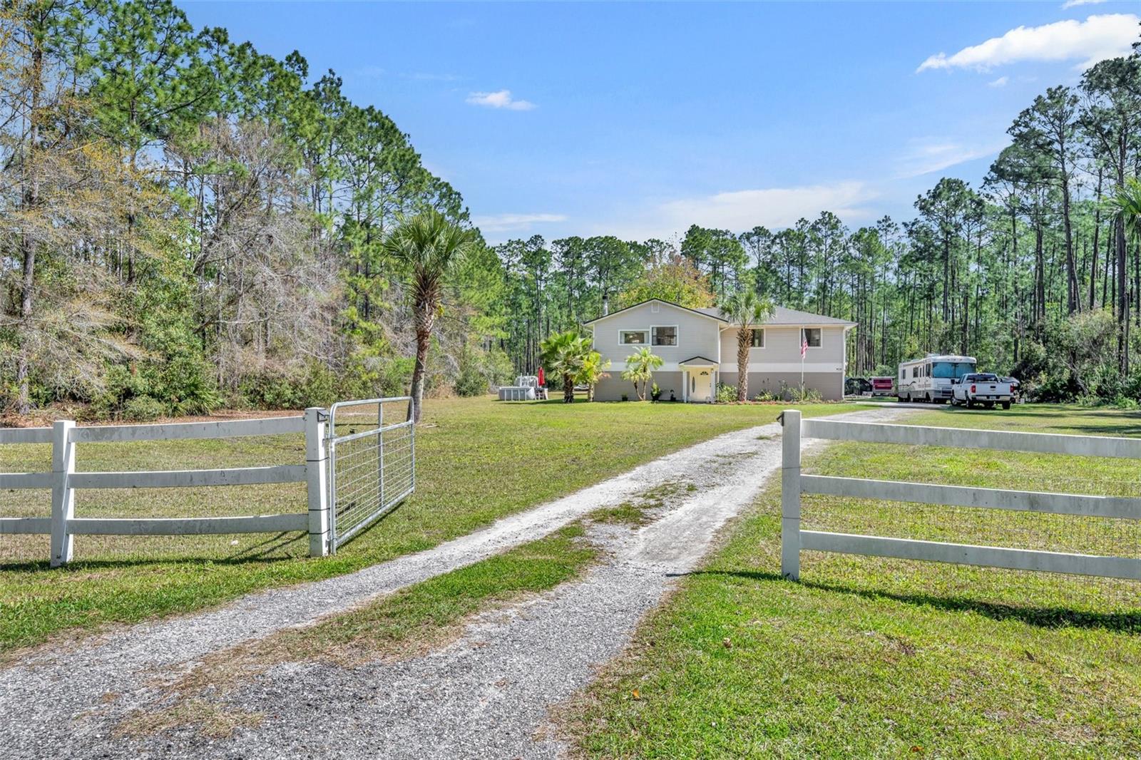 1605 GUAVA LANE