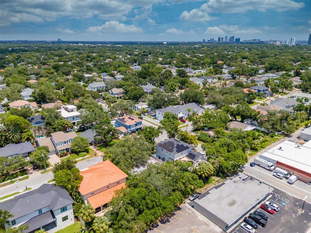 Photo of 4306 W Vasconia Street, Tampa, FL 33629 (MLS # TB8540412)