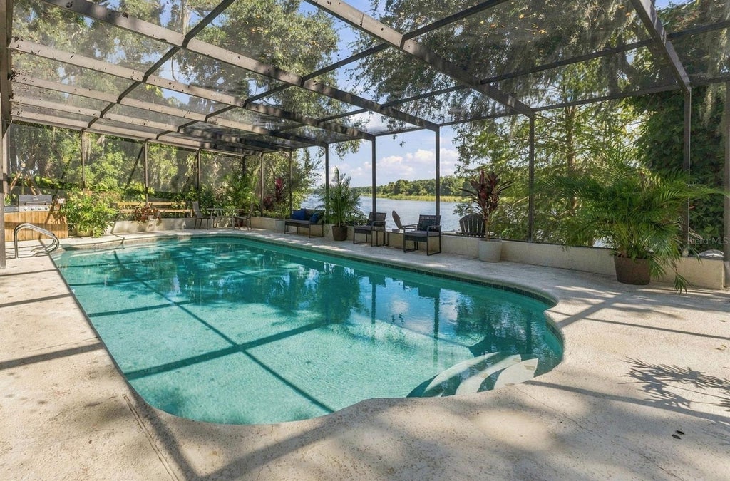 Photo of 3006 River Grove Drive, Tampa, FL 33610 (MLS # TB8552549)
