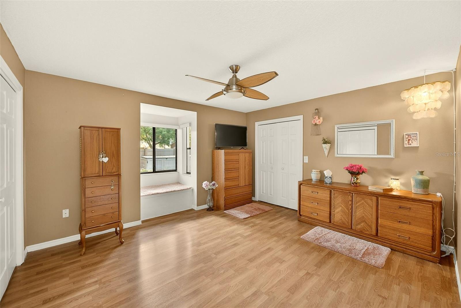 HUNTERS RIDGE - Residential