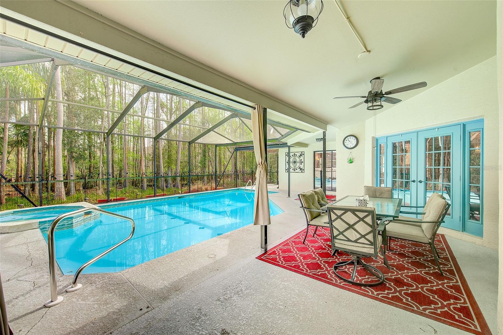 HUNTERS RIDGE - Residential